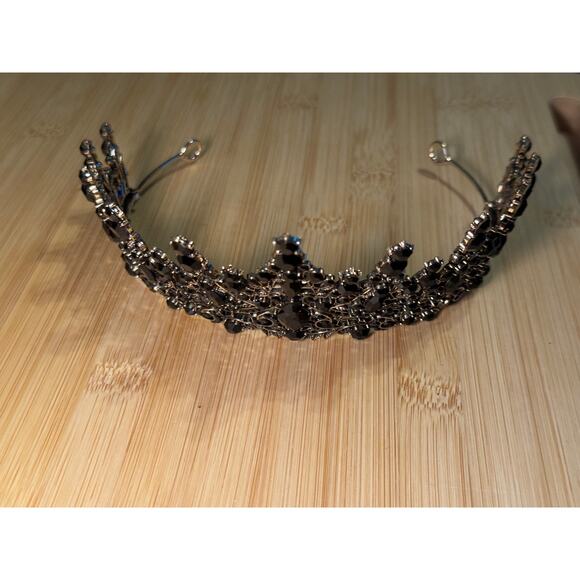 Silver w/ Black Rhinestones Princess Style Tiara main image 4